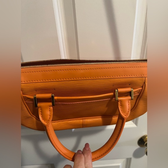 Rare Louis Vuitton Epi Orange Shoulder Bag - Picture 12 of 17
